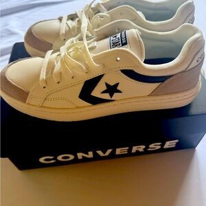 Converse Pro Blaze Classic Sneakers Unisex 8.5 women’s New